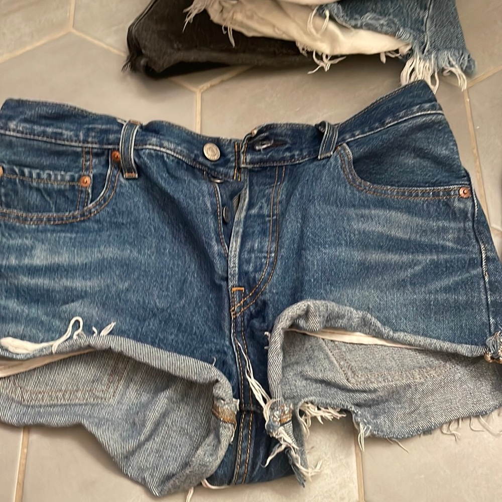 Levi’s dark wash denim shorts